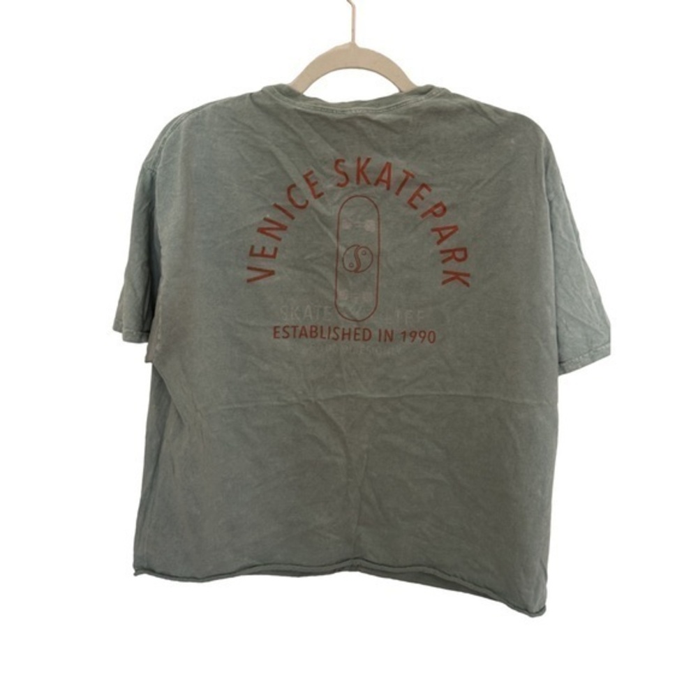 Fifth Sun Women’s Cropped Distressed T-Shirt - Size Large - Venice Skate Park